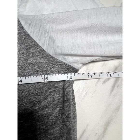 NWT Chaser Gray White Color Blocking Long Sleeve T-shirt Lightweight Thumb holes - Picture 5 of 8